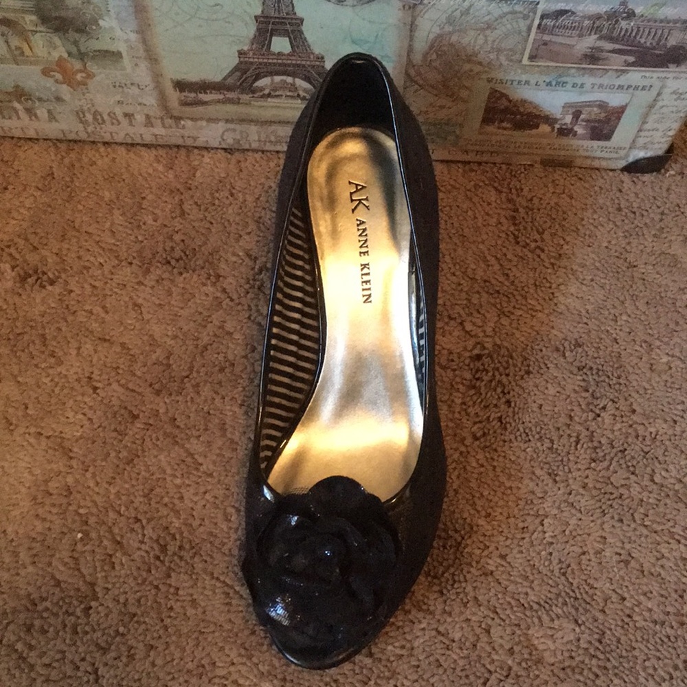 Anne Klein Rosette Pumps
